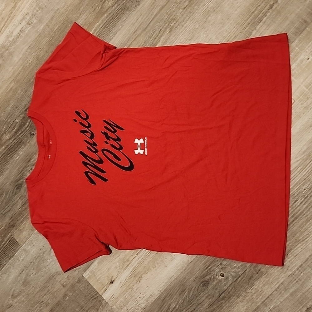 Under Armour music city loose fit t-shirt size large pit to pit 22 in. Length 27